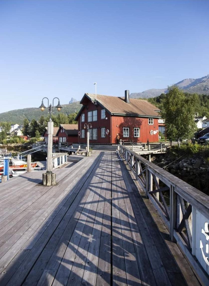 Koselig Leilighet I Narvik Sentrum 5 Soveplasser Gratis Parkering Og Gratis Internett Ngoại thất bức ảnh