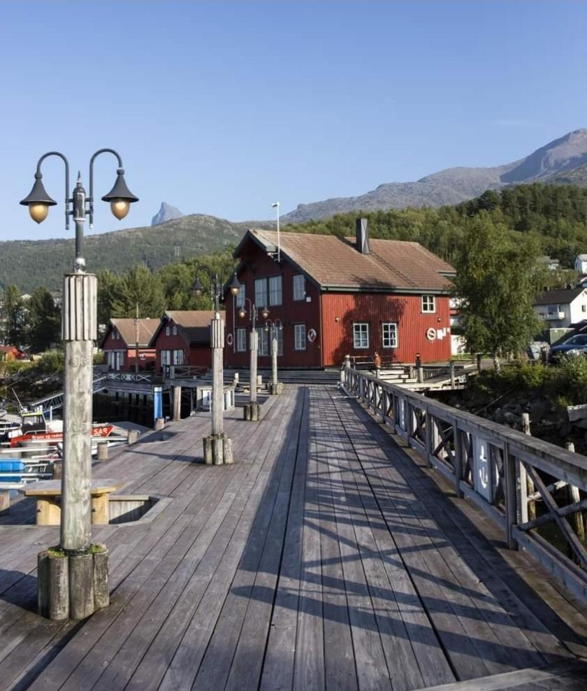Koselig Leilighet I Narvik Sentrum 5 Soveplasser Gratis Parkering Og Gratis Internett Ngoại thất bức ảnh