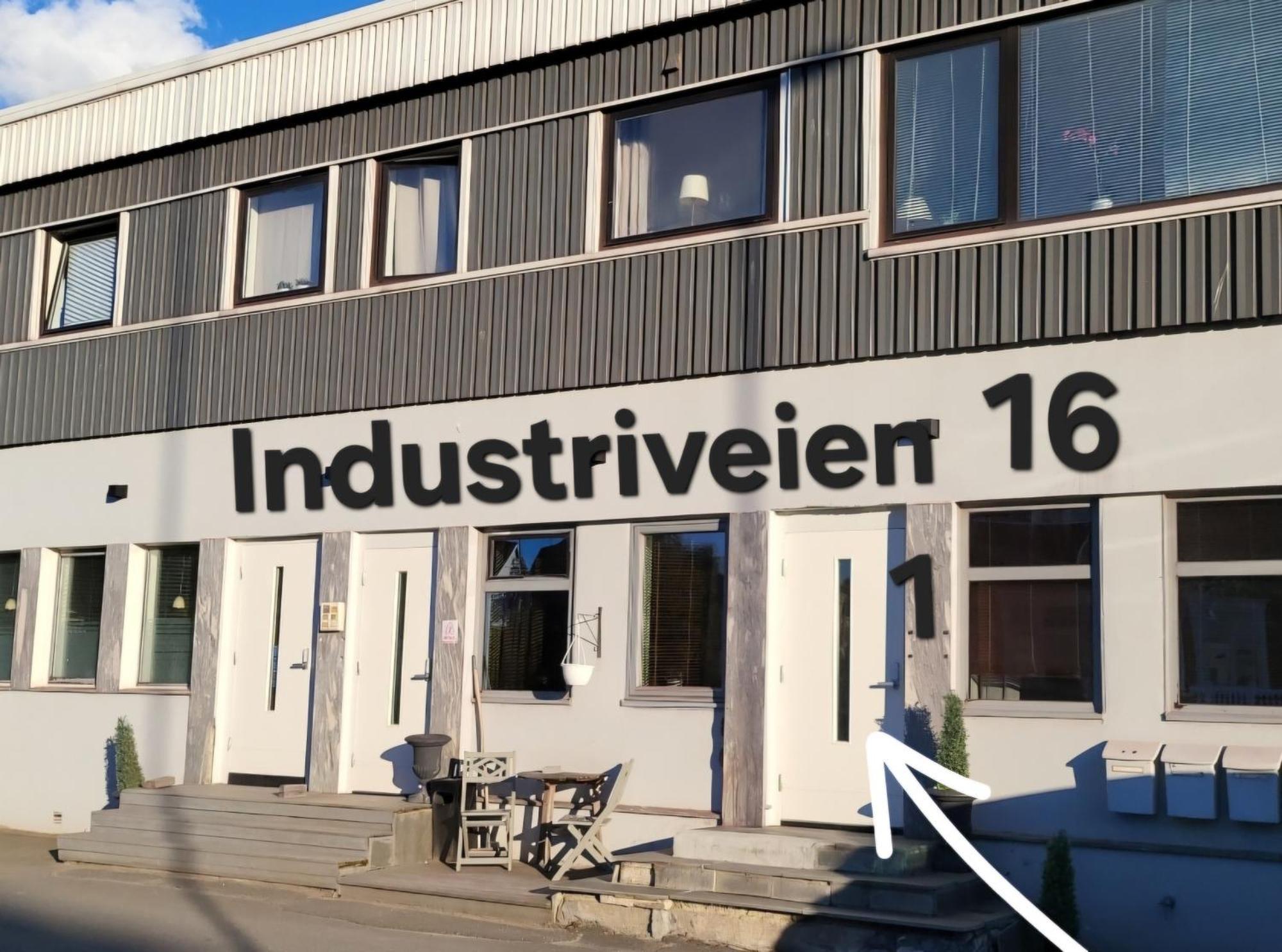 Koselig Leilighet I Narvik Sentrum 5 Soveplasser Gratis Parkering Og Gratis Internett Ngoại thất bức ảnh
